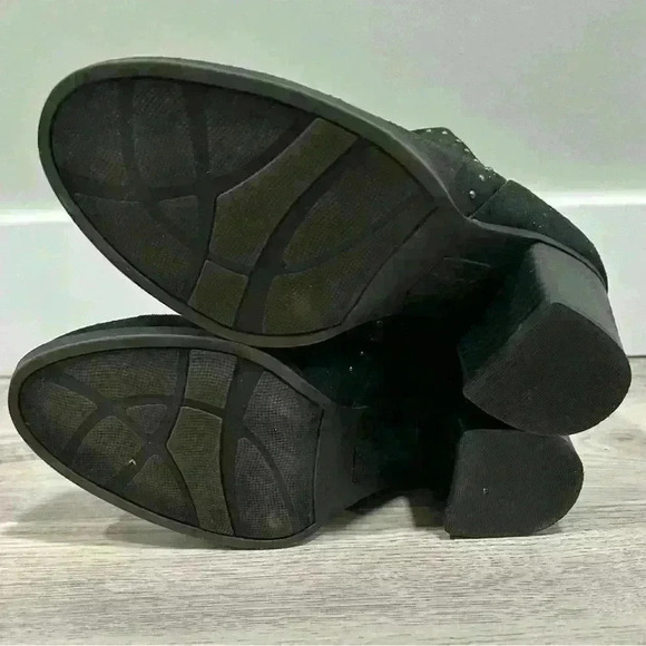 Naturalizer Soul Faux Suede Black Studded Booties Heeled Ankle Boots Size 7W - Picture 7 of 8